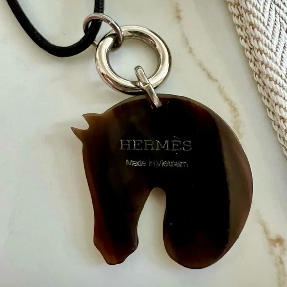 Hermès Cord & Horn Horse
Pendant Necklace - Picture 9 of 9